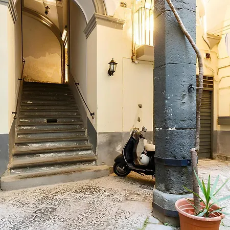 Jacuzzi - Centro Storico La Goccia Di S.gennaro Apartmán Neapol